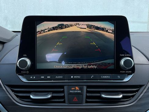 Used 2025 Nissan Altima 2.5 SV image 30