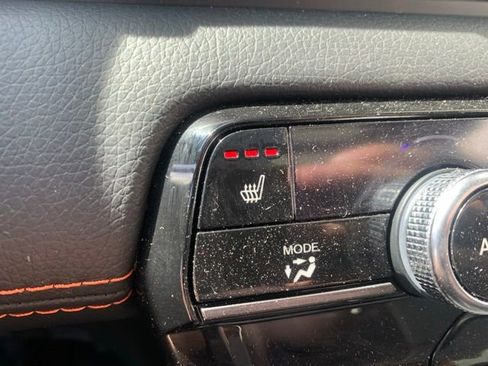 Used 2025 Honda Pilot TrailSport image 19