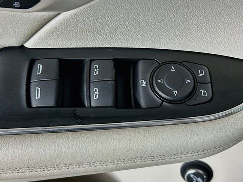 Used 2022 Buick Envision Avenir w/ Technology Package II FWD image 15