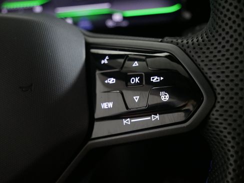 Used 2024 Volkswagen Golf R image 28