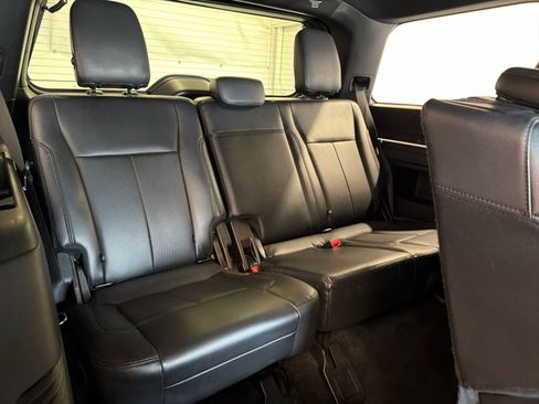 Used 2020 Ford Expedition XLT w/ Equipment Group 202A image 38