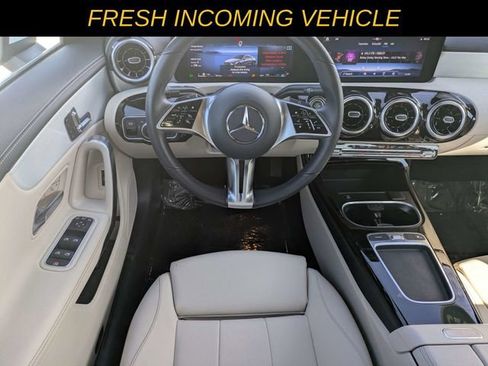 Used 2025 Mercedes-Benz CLA 250 image 14