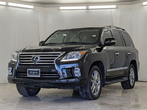 Used 2015 Lexus LX 570 4WD image 4