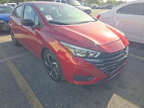 Used 2025 Nissan Versa SR FWD image 8