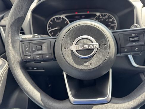 Used 2024 Nissan Rogue SV AWD/4WD image 19