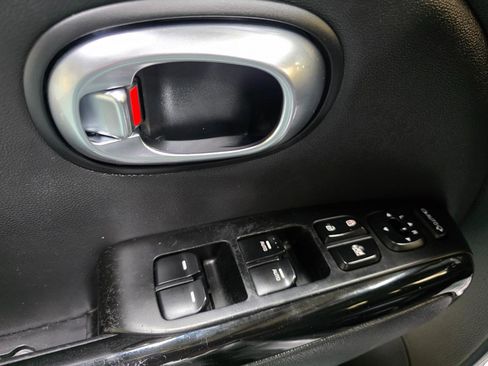 Used 2014 Kia Soul ! w/ Sun & Sound Package FWD image 16