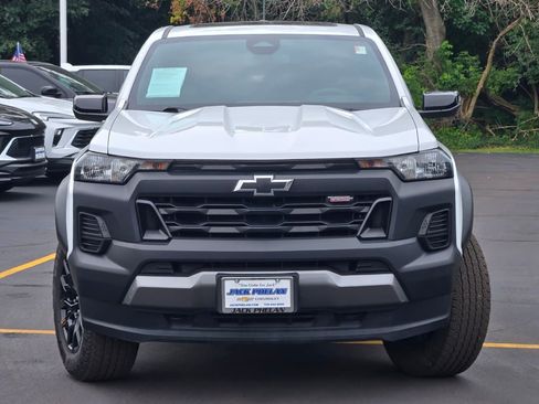 Used 2024 Chevrolet Colorado Trail Boss w/ Advanced Trailering Package AWD/4WD image 4