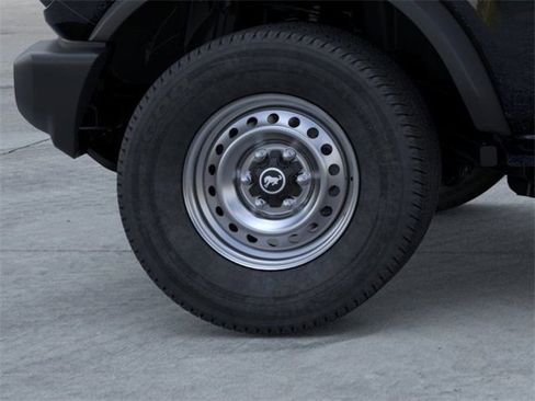 New 2025 Ford Bronco Base image 21