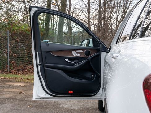 Used 2020 Mercedes-Benz GLC 300 GLC 300 image 15