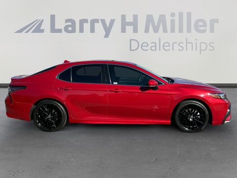 Used 2024 Toyota Camry XSE image 6