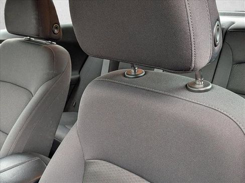 Used 2022 Chevrolet Malibu LT image 14