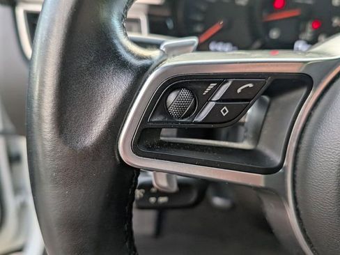 Used 2018 Porsche Macan image 32