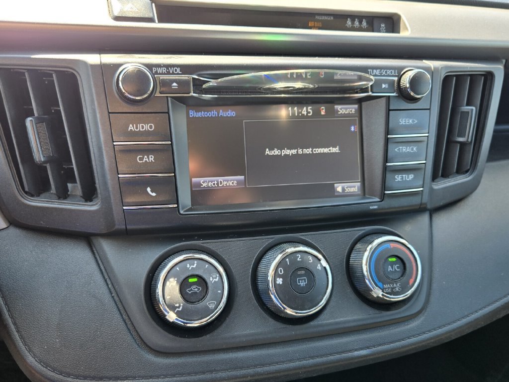 Used 2017 Toyota RAV4 LE FWD image 18