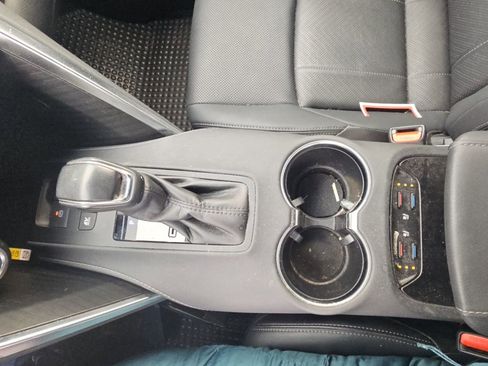 Certified 2021 Toyota Venza Limited w/ Advanced Technology Package image 20