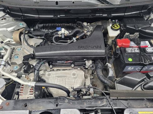 Used 2020 Nissan Rogue SV FWD image 30