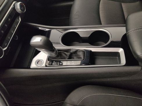 Used 2024 Nissan Altima 2.5 SV image 26