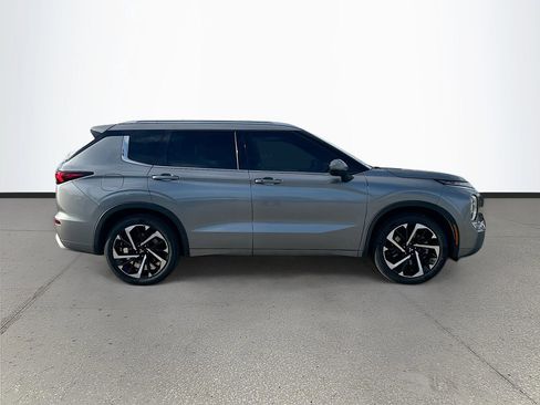 Used 2022 Mitsubishi Outlander SEL image 8