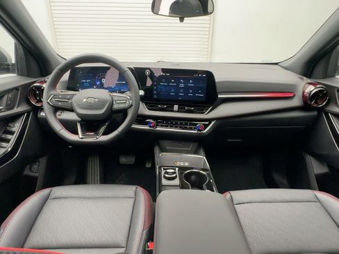 New 2026 Chevrolet Equinox RS w/ LPO, Floor Liner Package image 17