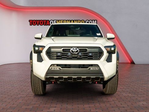 Used 2025 Toyota Tacoma TRD Off-Road w/ TRD Off Road Upgrade Package AWD/4WD image 2