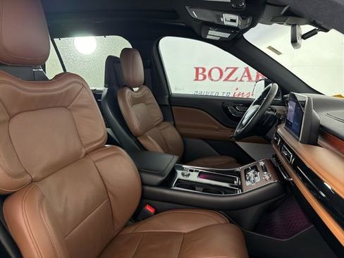 Used 2023 Lincoln Aviator Reserve w/ Equipment Group 201A RWD image 16