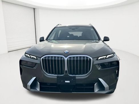 Used 2026 BMW X7 xDrive40i image 2