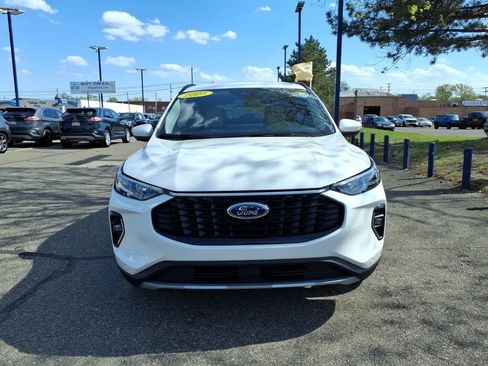 Used 2023 Ford Escape Platinum AWD/4WD image 2