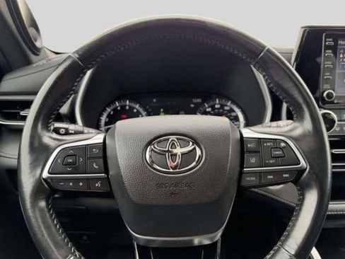 Used 2021 Toyota Highlander XSE AWD/4WD image 30