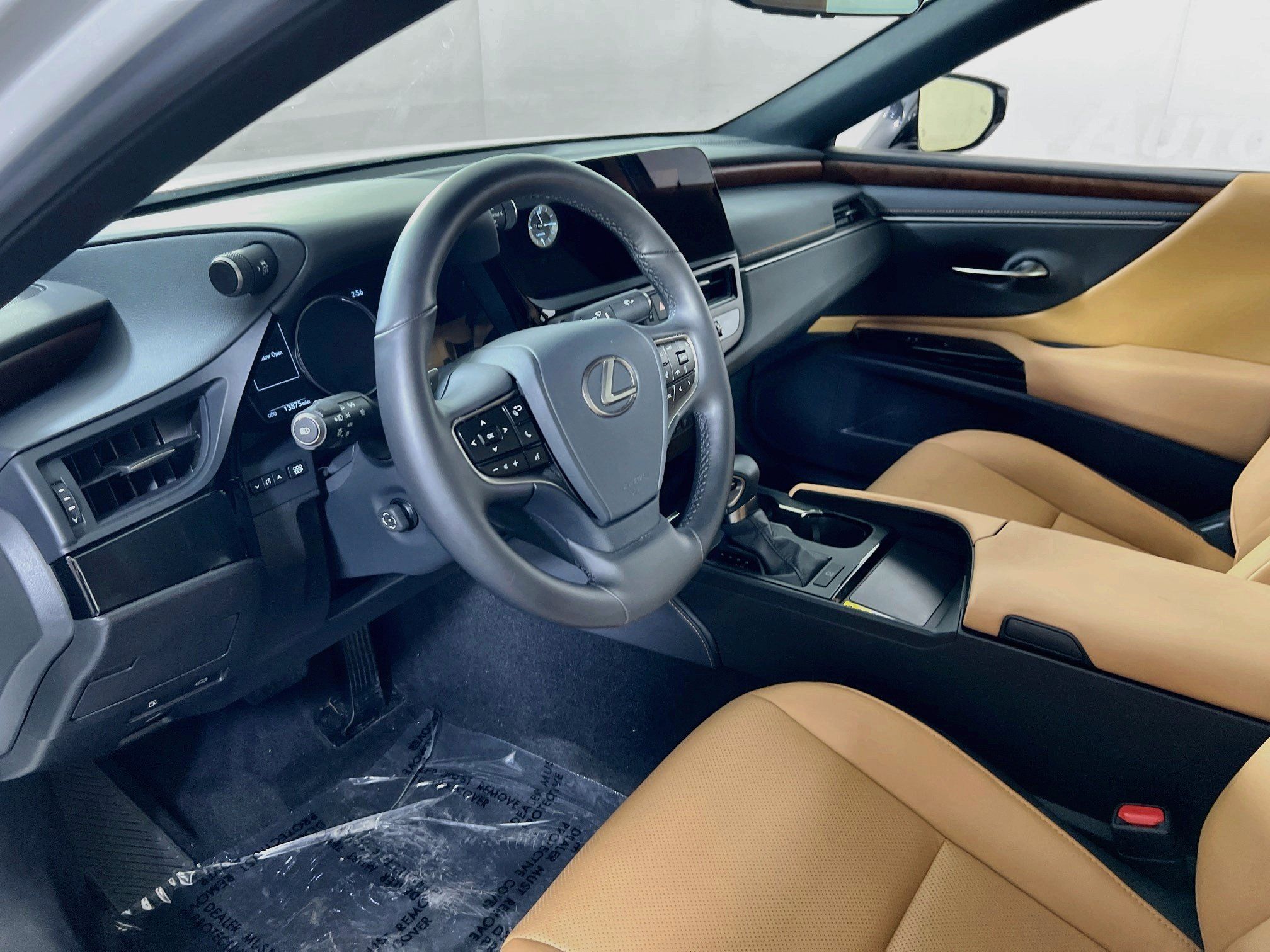 Used 2024 Lexus ES 350 w/ Premium Package FWD image 9