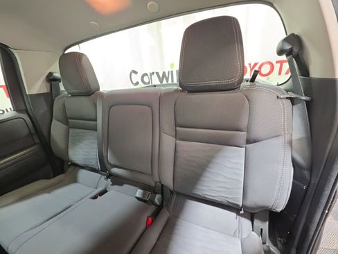 Used 2024 Nissan Frontier SV image 19