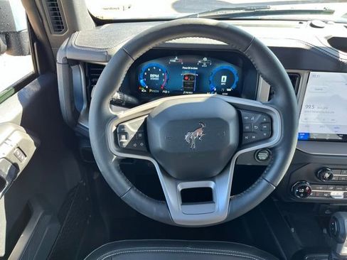 New 2025 Ford Bronco Outer Banks w/ Sasquatch Package image 8