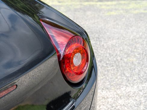 Used 2018 Ferrari California T RWD image 17