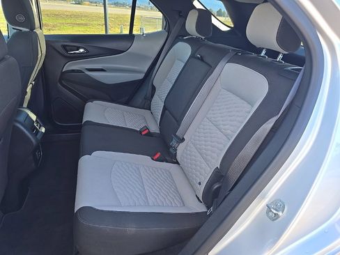 Used 2021 Chevrolet Equinox LT w/ Driver Convenience Package image 16