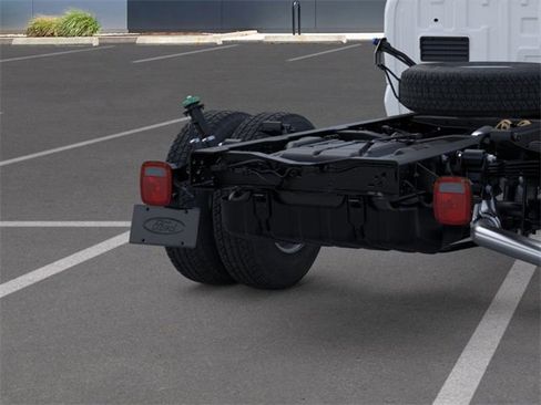New 2025 Ford F350 XL w/ XL Chrome Package image 21