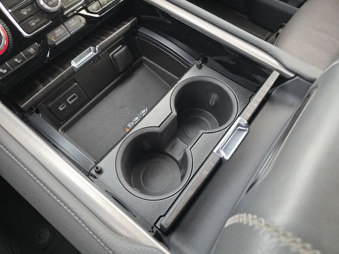 Used 2022 GMC Yukon XL Denali image 25