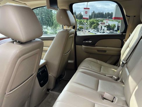 Used 2012 GMC Yukon SLT w/ SLT-2 Equipment Package AWD/4WD image 13