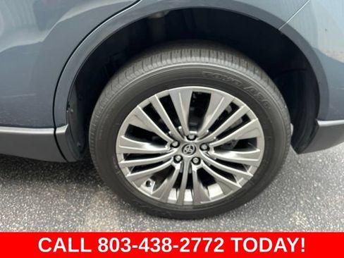Used 2021 Toyota Venza XLE w/ Softex Package AWD/4WD image 33