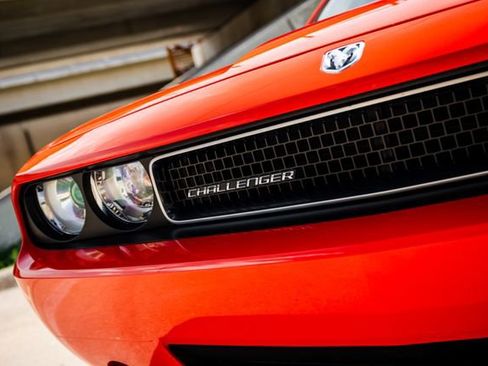 Used 2009 Dodge Challenger R/T RWD image 24