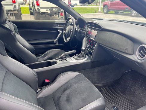 Used 2020 Toyota 86 RWD image 14