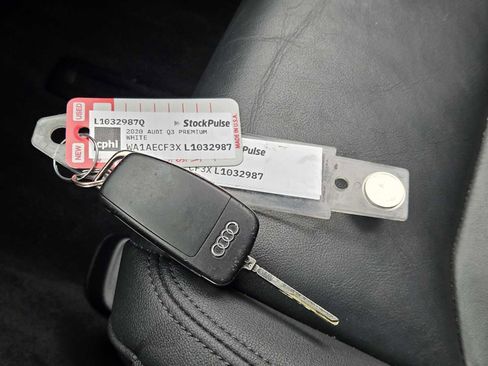 Used 2020 Audi Q3 2.0T Premium image 32