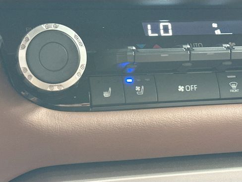 Used 2025 Toyota Tundra 1794 Edition image 21