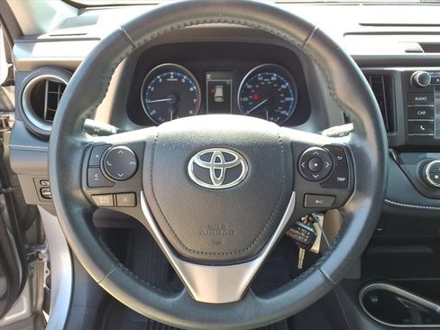 Used 2018 Toyota RAV4 XLE AWD/4WD image 22