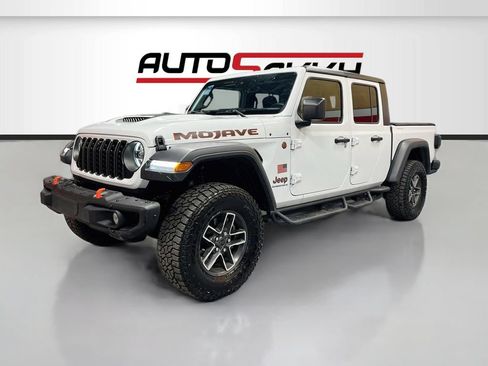 Used 2024 Jeep Gladiator Mojave w/ Technology Group AWD/4WD image 3