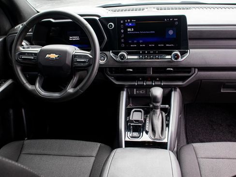 Used 2025 Chevrolet Colorado W/T RWD image 17
