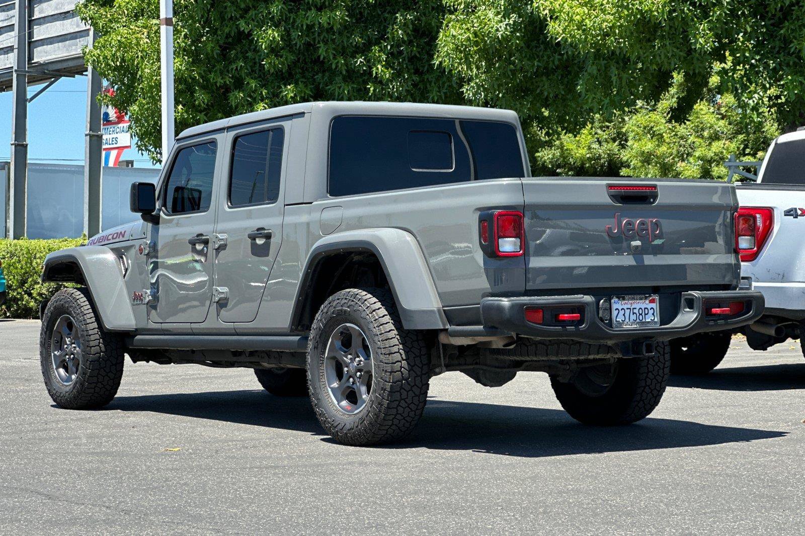 Used 2022 Jeep Gladiator Rubicon w/ Trailer Tow Package AWD/4WD image 5