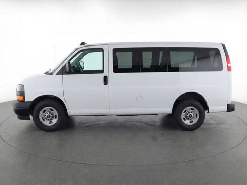 Used 2025 GMC Savana 3500 LT w/ LT Preferred Equipment Group image 5