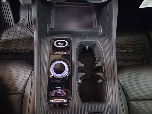 New 2026 Jeep Cherokee Limited image 17