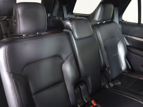 Used 2019 Ford Explorer XLT w/ Equipment Group 202A image 34