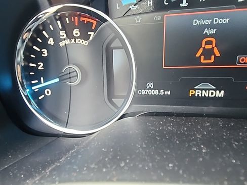 Used 2019 Ford F150 Platinum w/ Equipment Group 701A Luxury AWD/4WD image 5