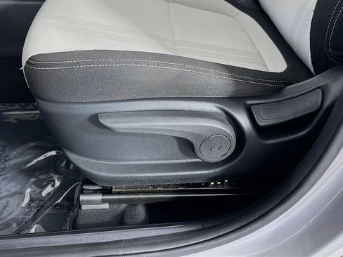 Certified 2023 Hyundai Venue SEL w/ Cargo Package image 20