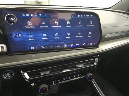 New 2026 Chevrolet Traverse LT image 13